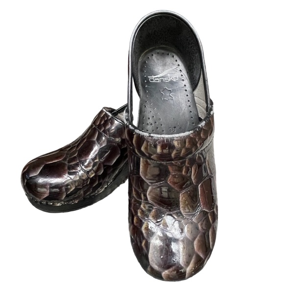 Dansko Snake Print Professional Clogs Size 7.5 - Picture 1 of 11